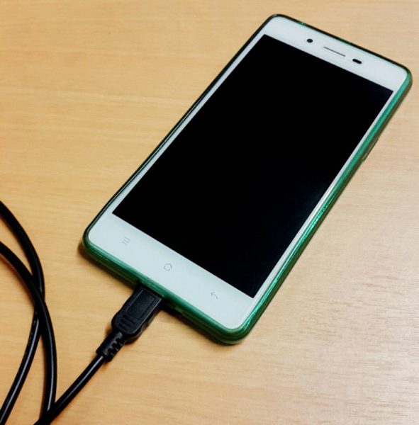 kaspersky-lab-charging-mobile-device-put-data-at-risk