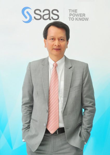 นายทวีศักดิ์ แสงทอง กรรมการผู้จัดการ บริษัท แซส ซอฟท์แวร์ ( ไทยแลนด์ ) จำกัด