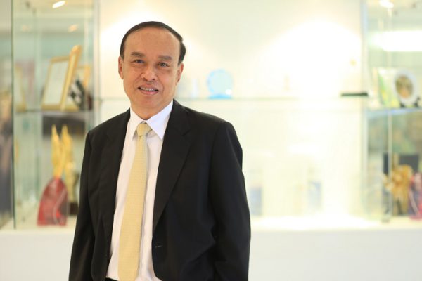 นายศุภชัย จงศิริ กรรมการผู้ทรงคุณวุฒิ รักษาการในตำแหน่งผู้อำนวยการ สำนักงานส่งเสริมอุตสาหกรรมซอฟต์แวร์แห่งชาติ