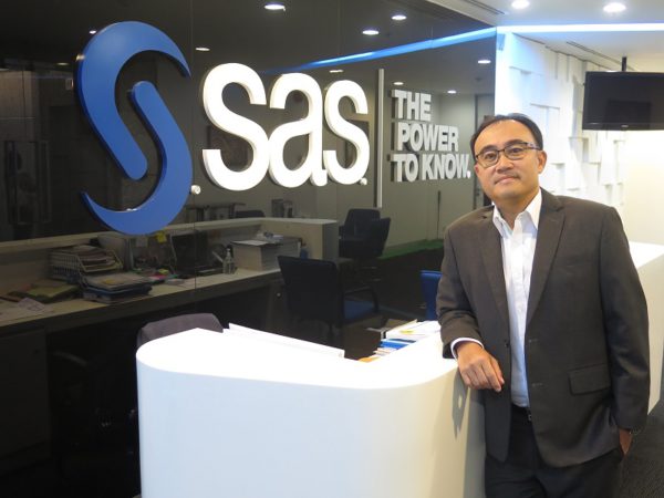 นายณัฐพล อภิลักษณ์โตยานันท์ กรรมการผู้จัดการ บริษัท แซส ซอฟท์แวร์ ( ไทยแลนด์ ) จำกัด