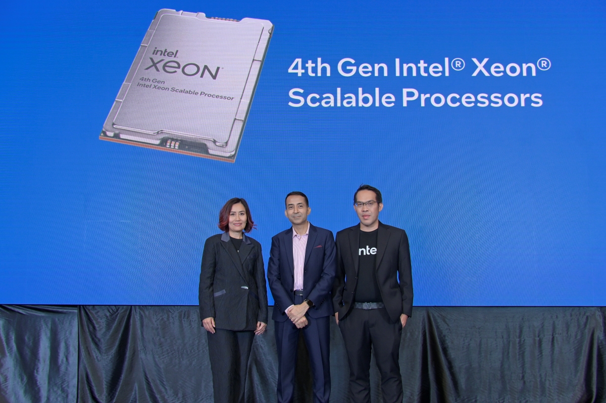 intel-executive-at-the-launch-of-4th-gen-intel-xeon-scalable-processor